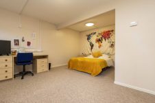 Studio with bed at Hamstead Campus