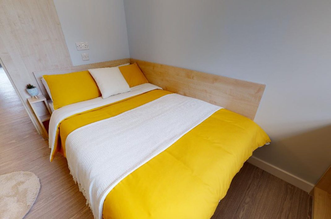 Silver En Suite Thumbnail