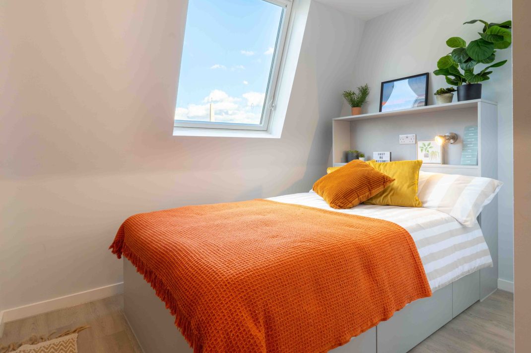 Gold En Suite Plus Thumbnail