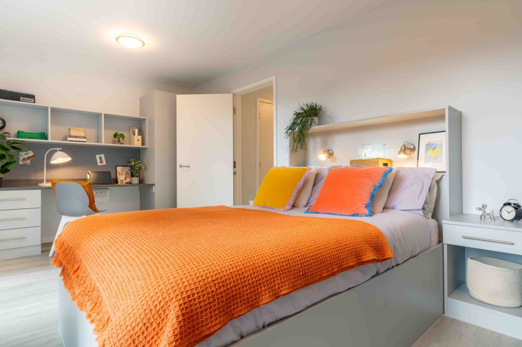 Silver 1 Bed Apt Plus Thumbnail