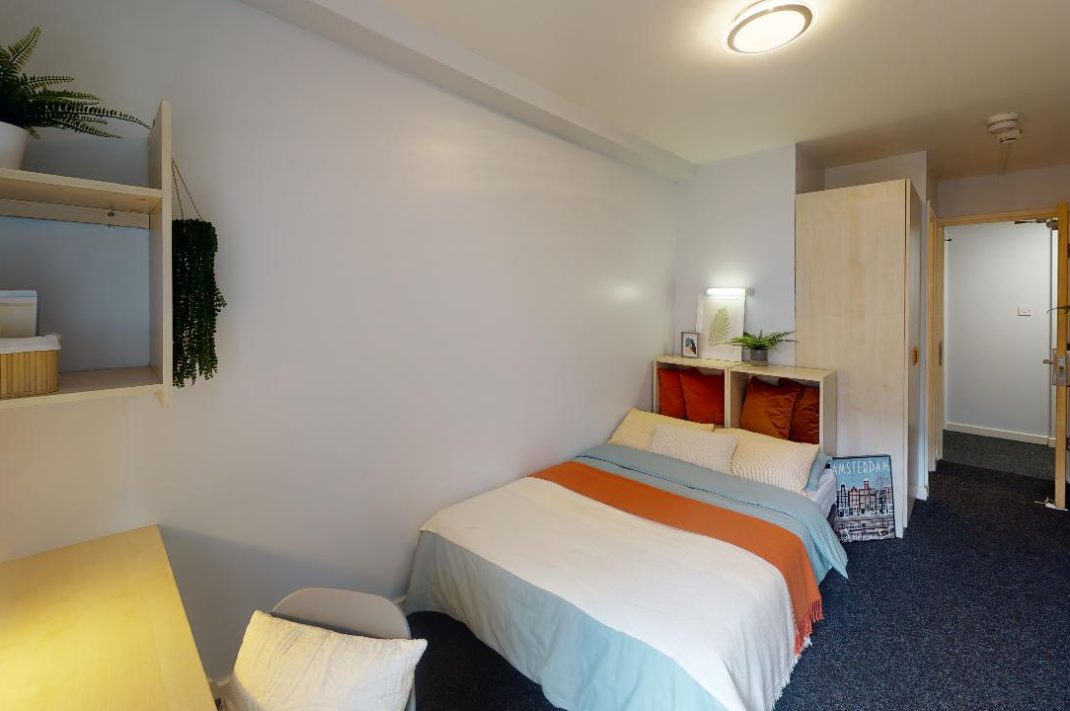 Bronze En Suite Thumbnail