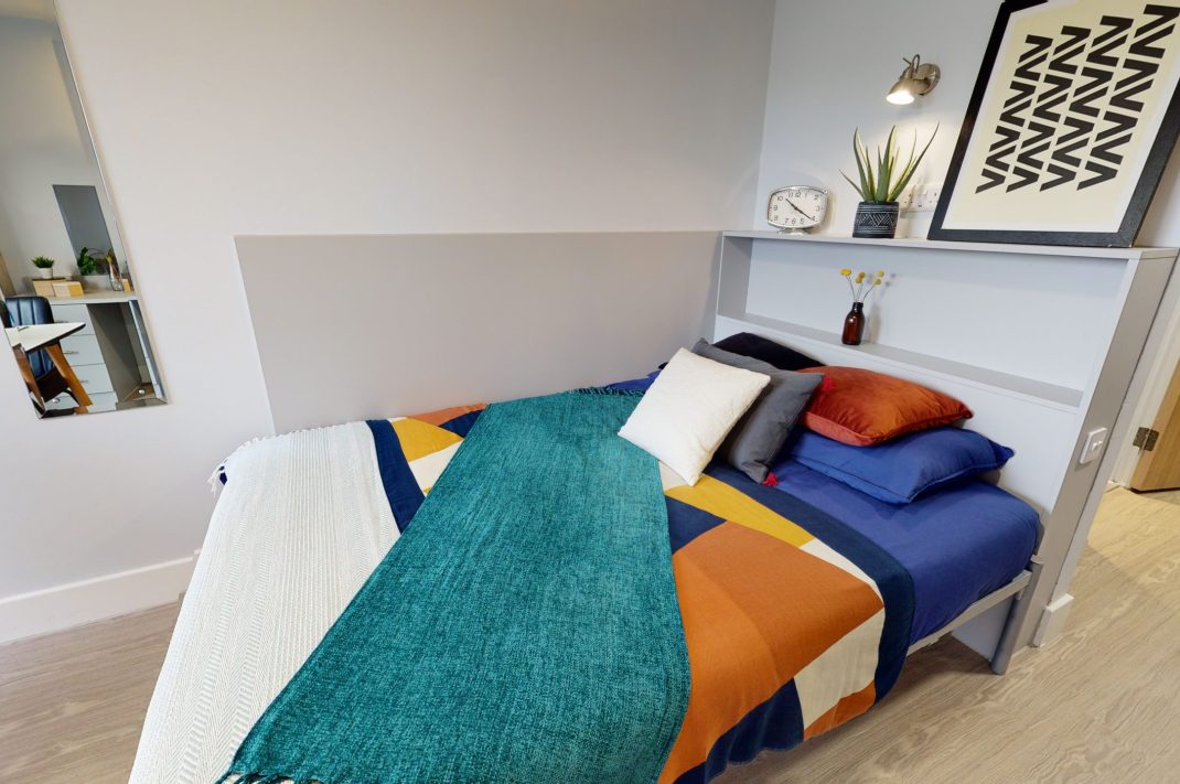 Silver Studio Thumbnail