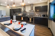2 Bed Apartment with kitchen at Lumya Cardiff