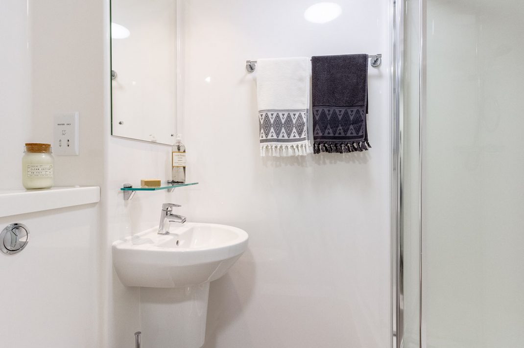 Gold En Suite River View Thumbnail