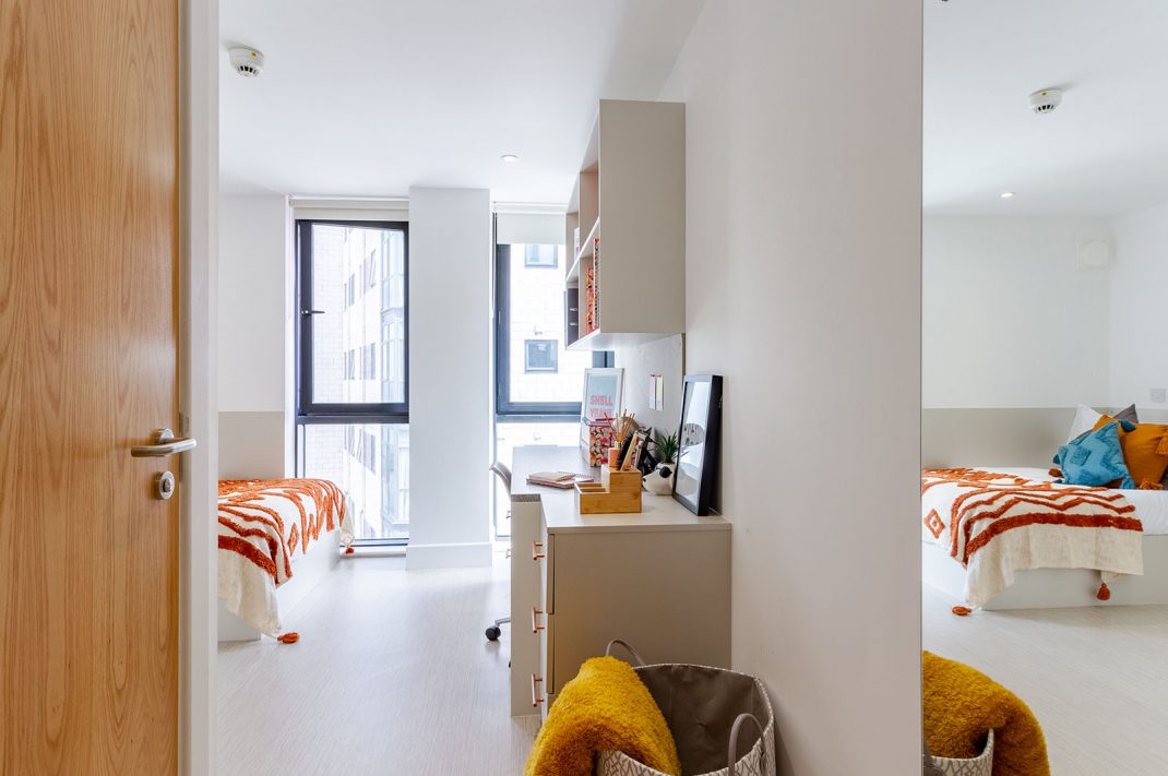 Bronze En Suite Thumbnail