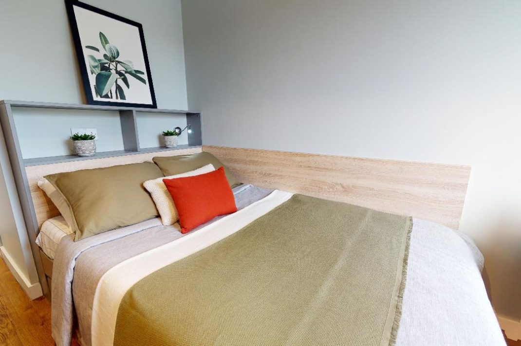 Bronze En Suite Plus Thumbnail
