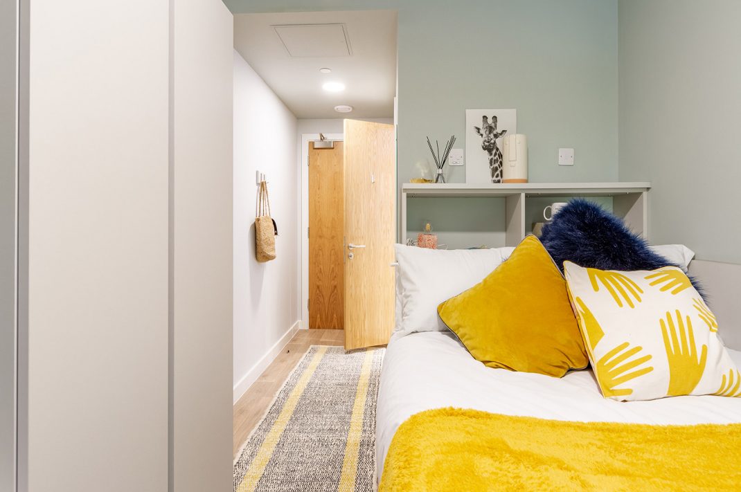 Silver En Suite Thumbnail