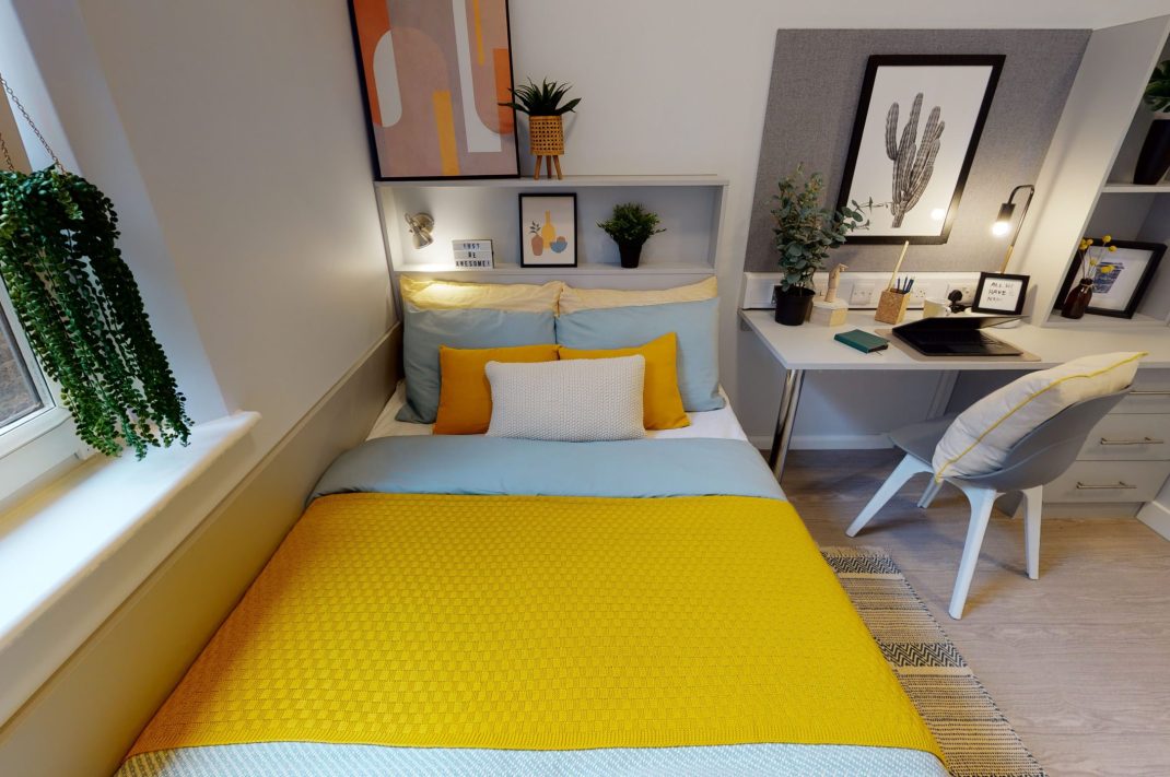 Silver En Suite-2627 Thumbnail