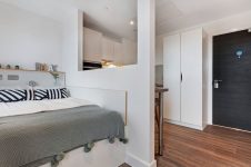 Studio Gold with bed at 27 Magdalen Street
