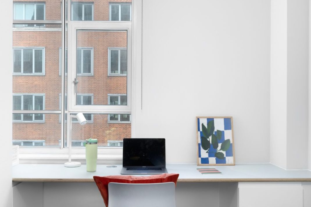 Medium Studio Plus Thumbnail