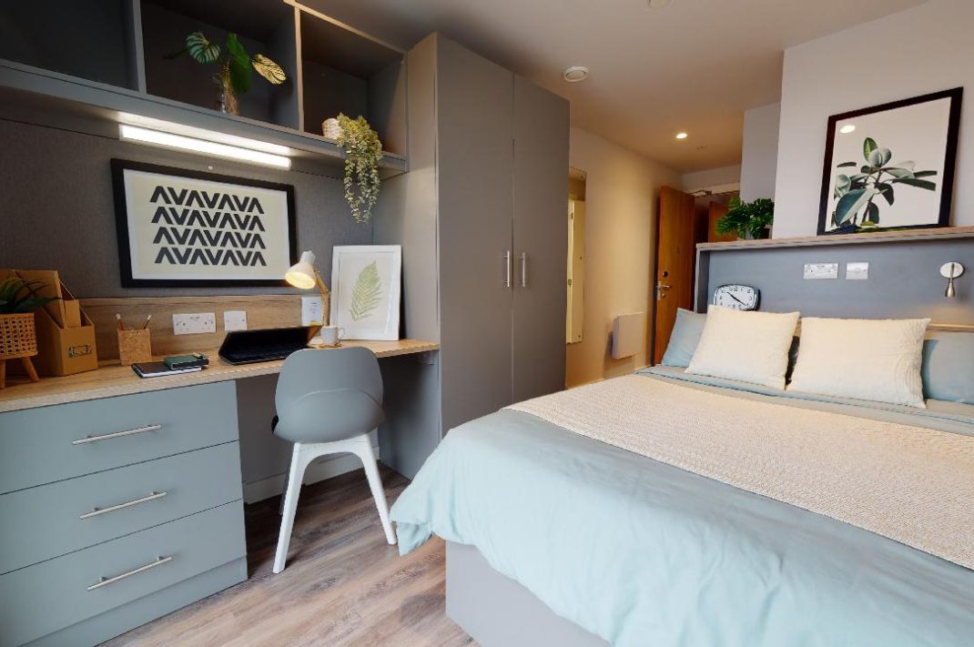 Gold En Suite Plus-2627 Thumbnail