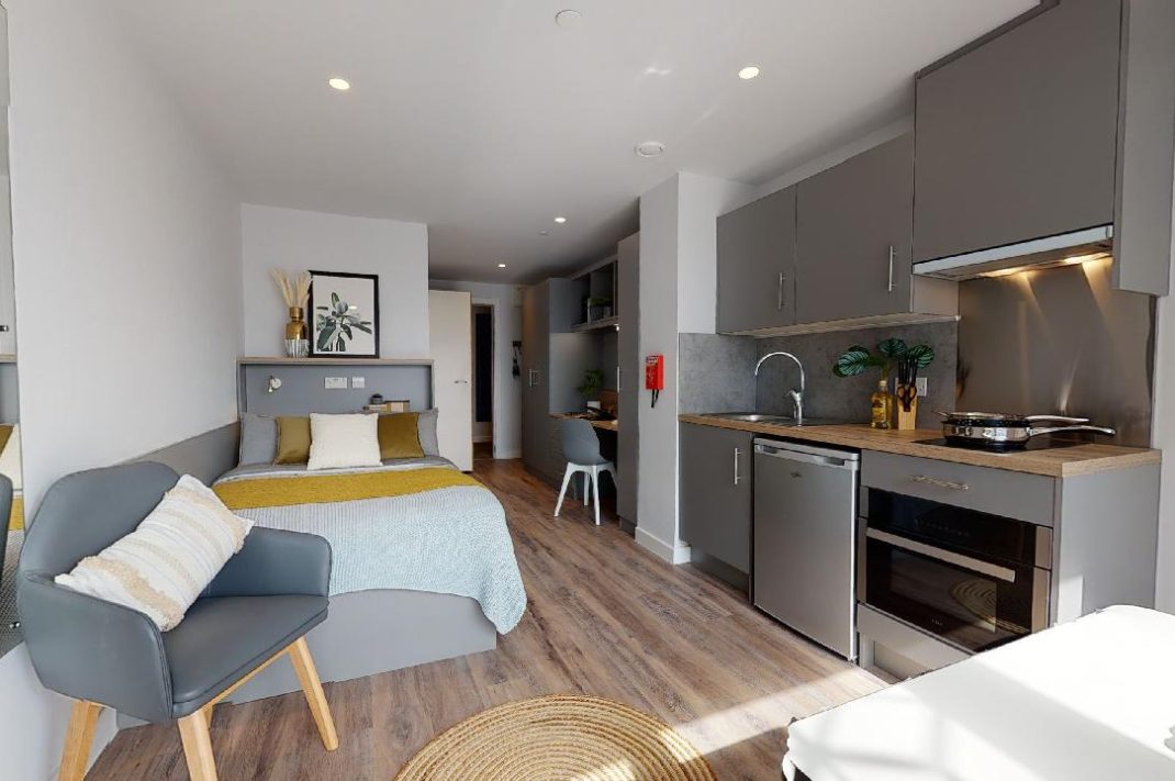 Penthouse Studio Thumbnail
