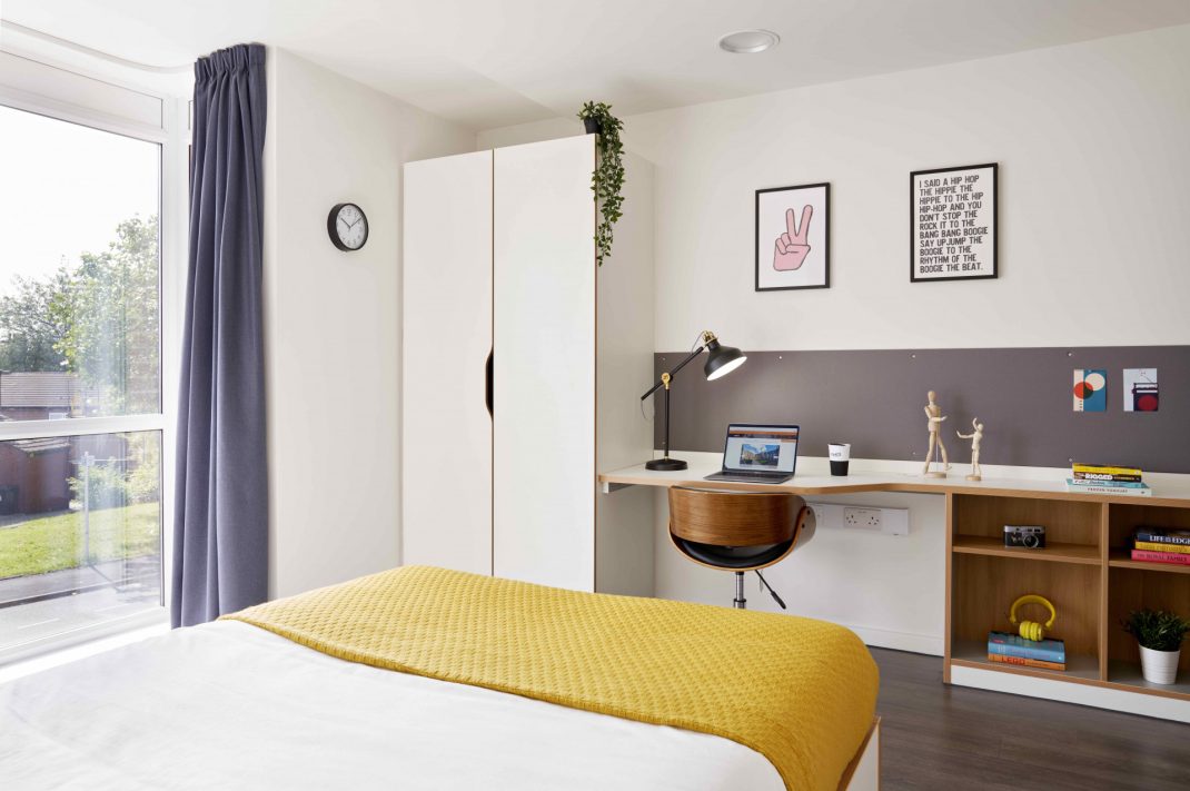 Gold Ensuite Thumbnail