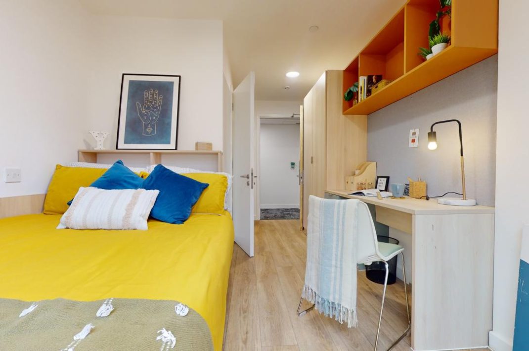 Bronze En Suite Plus Thumbnail