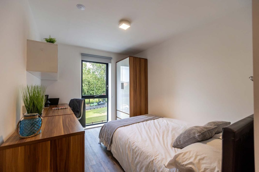 Classic Ensuite - Austin Hall Thumbnail
