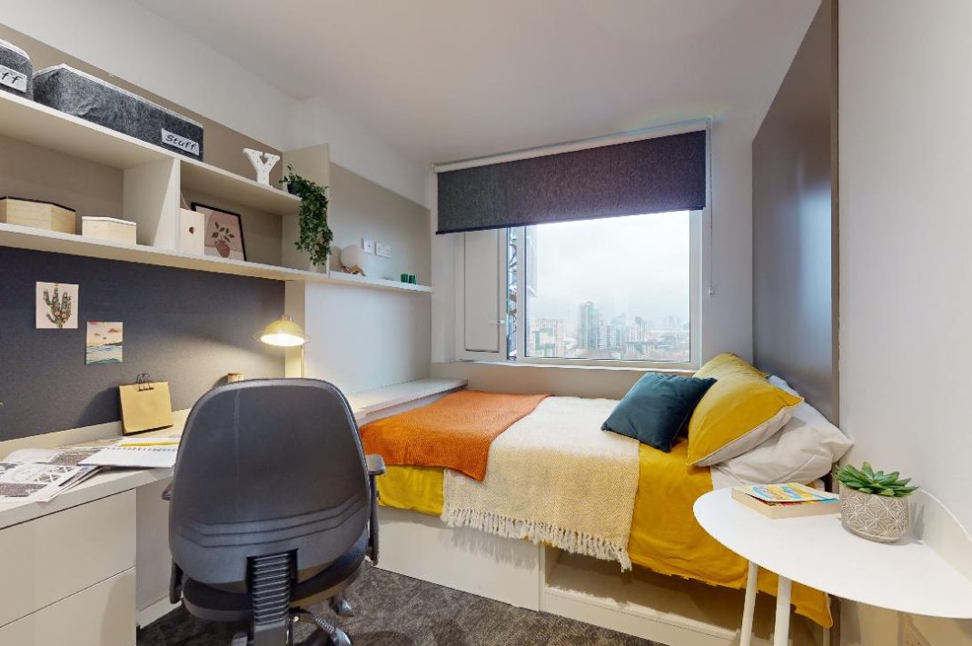 Silver En Suite Plus Thumbnail
