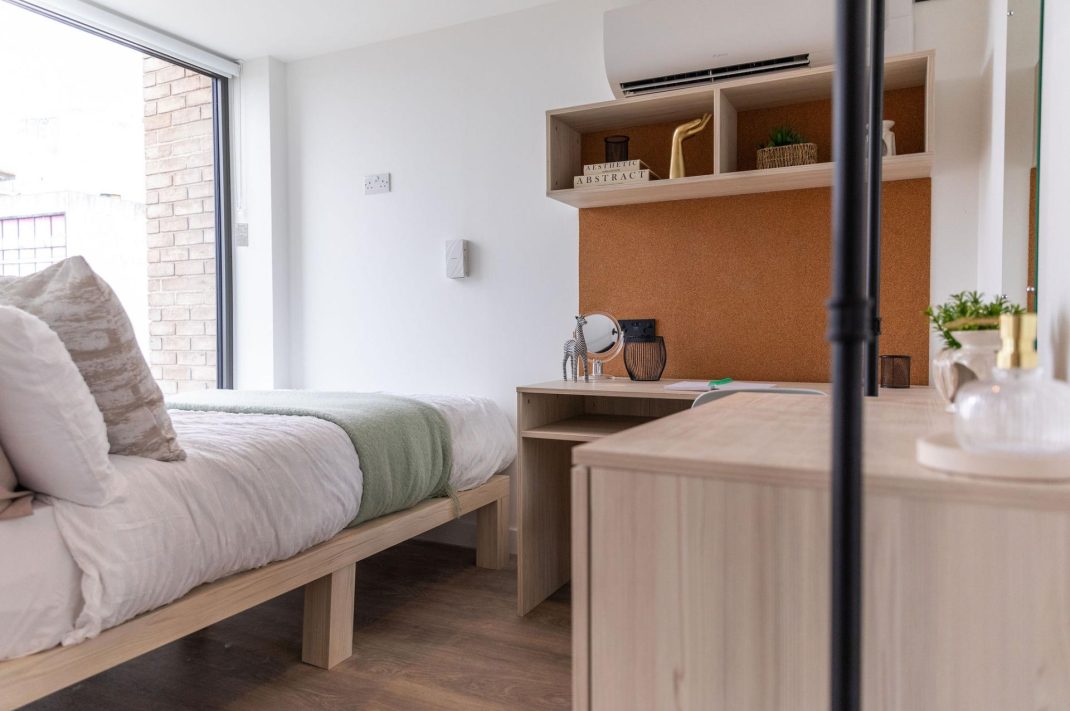Ensuite (3-10) Thumbnail