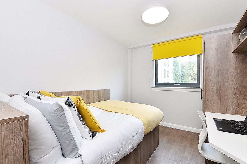 Silver En Suite Thumbnail
