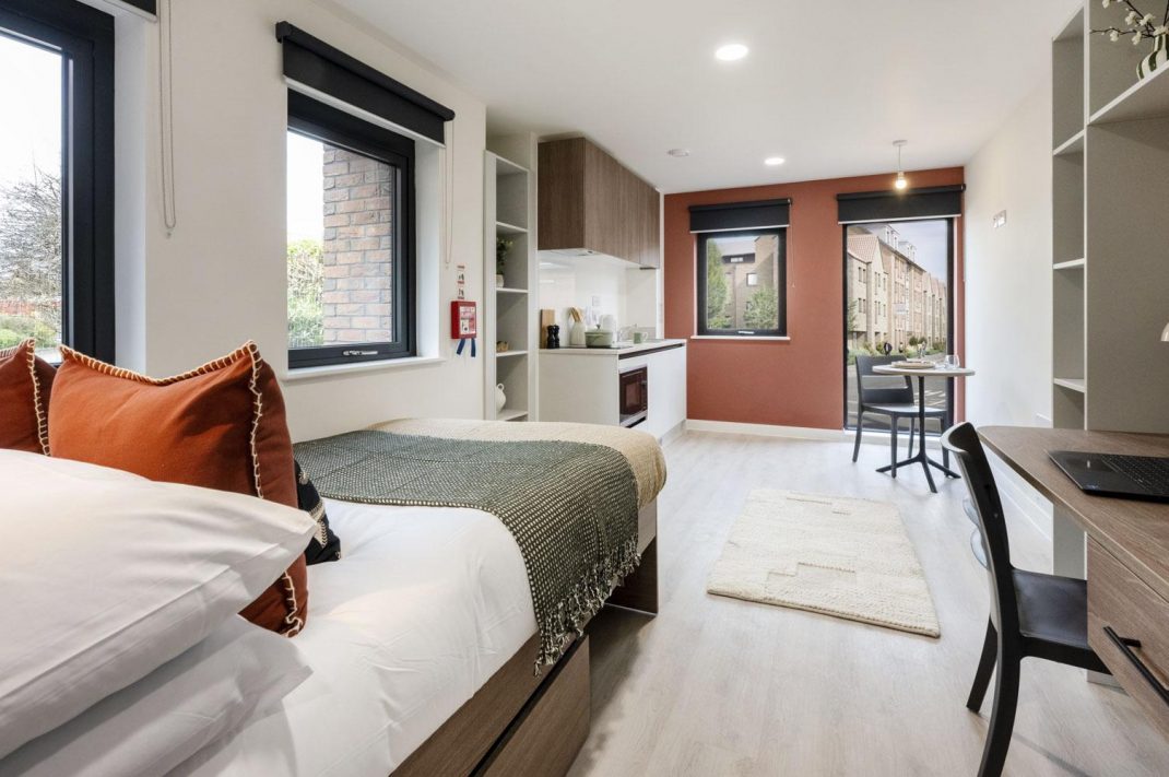 Premium Studio Thumbnail