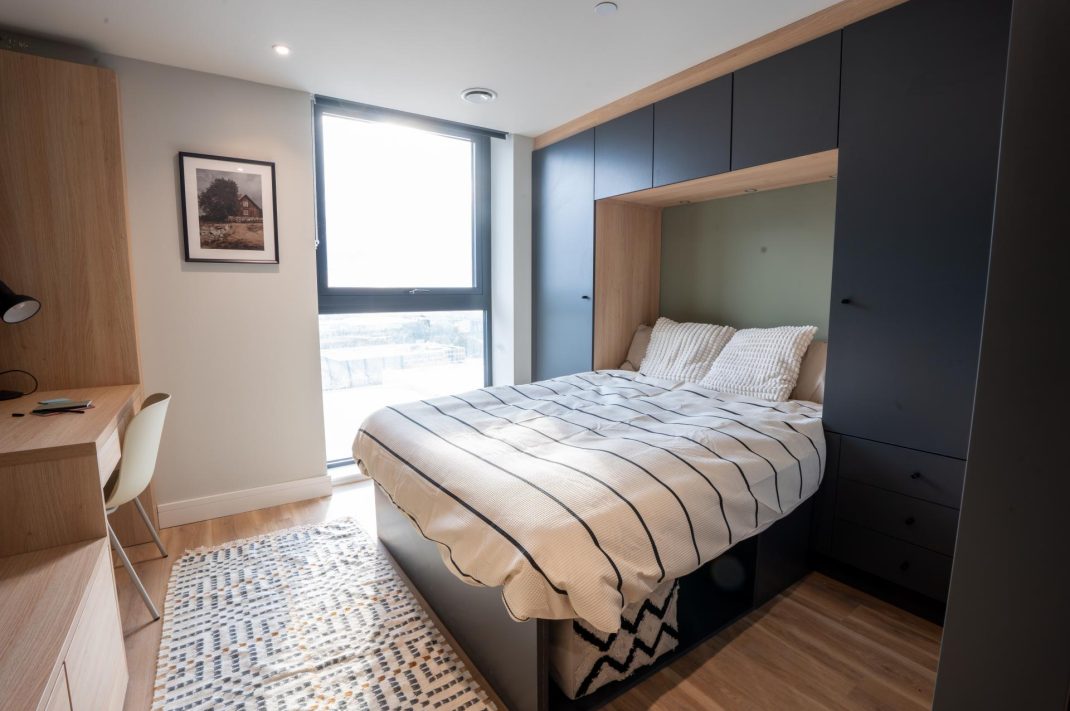 Deluxe Studio, Standard Floors Thumbnail