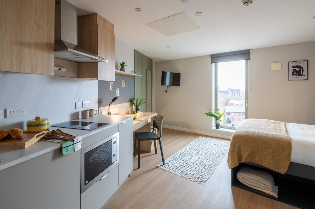 Premium Studio, Standard Floors Thumbnail