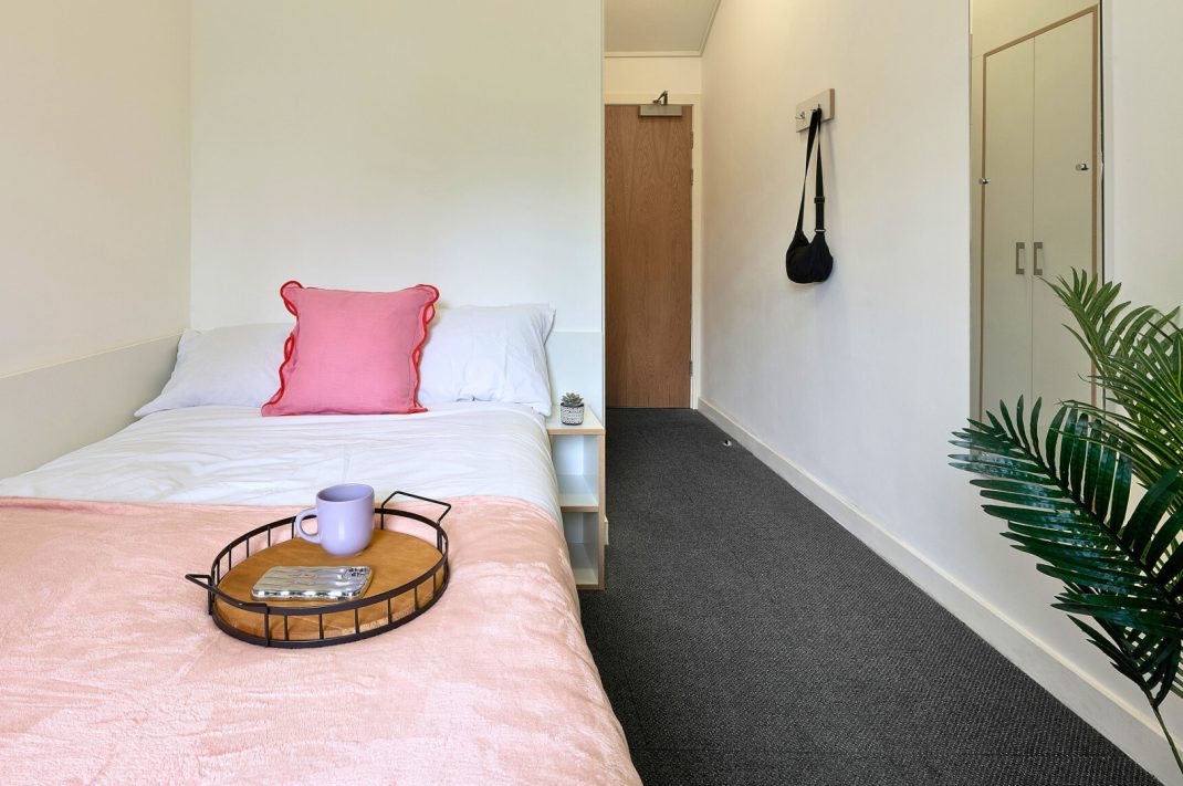 Bronze En-suite Thumbnail