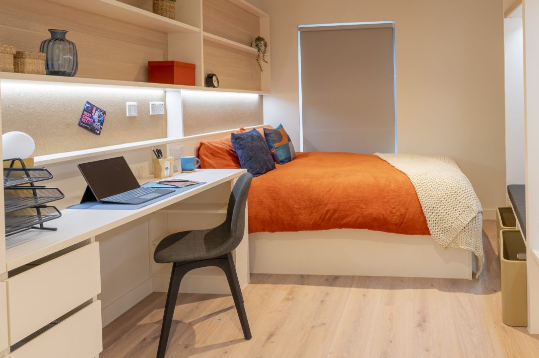 Bronze En Suite Plus Thumbnail