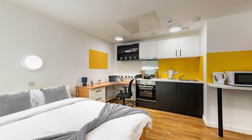 Platinum Plus Studio with bed at Exeter One