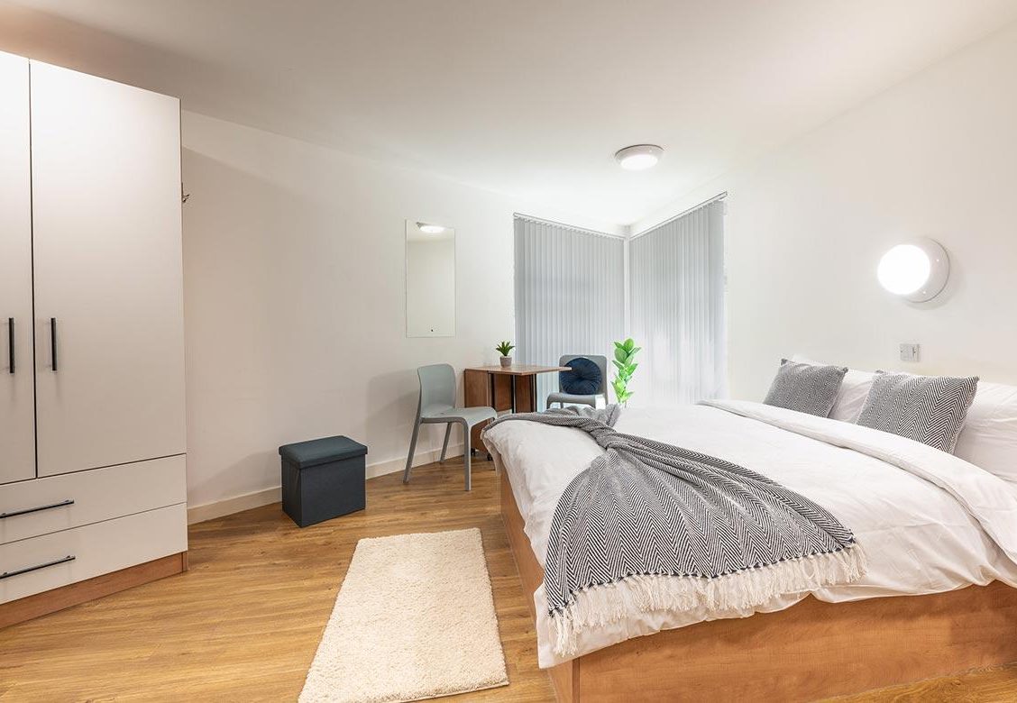 Platinum Plus Studio with bed at Exeter One