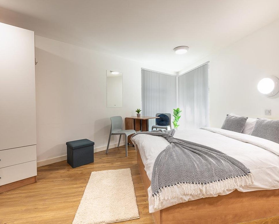 Platinum Plus Studio with bed at Exeter One