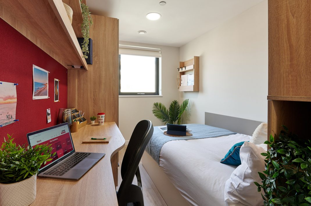 Gold En-suite Thumbnail