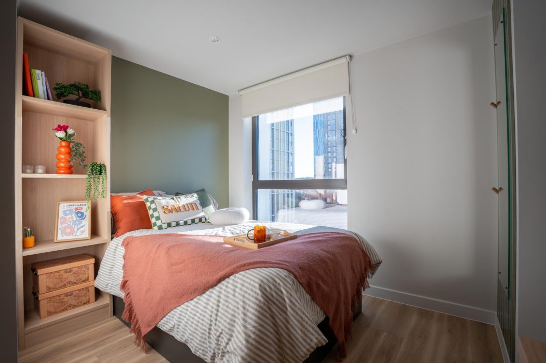 Classic Ensuite, Mid-Tower Thumbnail