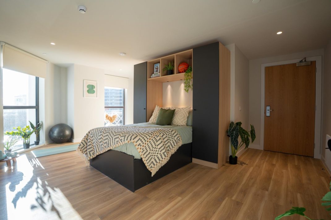 Premium (Accessible) Ensuite, Lower Tower Thumbnail