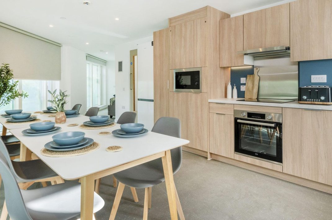 Classic 5-6 Bed Ensuite Thumbnail