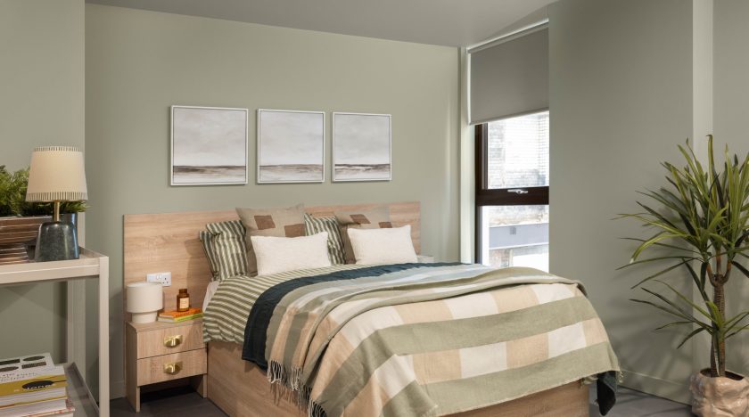 Roomy Studio Apartment with bed at The Store House