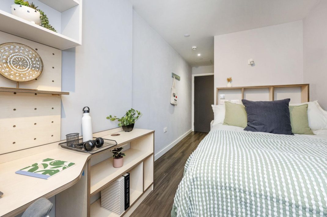 4 Bedroom Standard Thumbnail