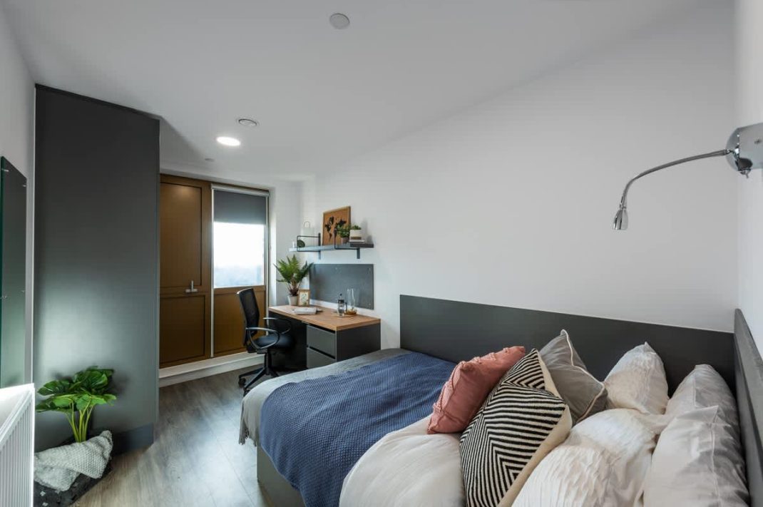 6 Bed Ensuite Thumbnail
