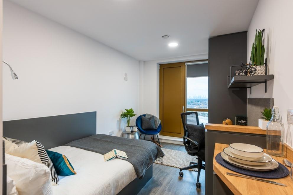 7 Bed Ensuite Thumbnail