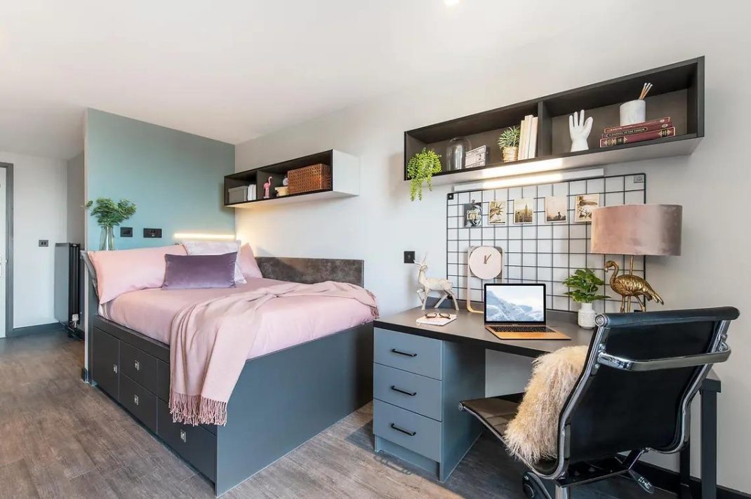 Club Studio Thumbnail