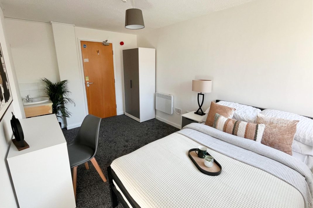 Deluxe Room Thumbnail