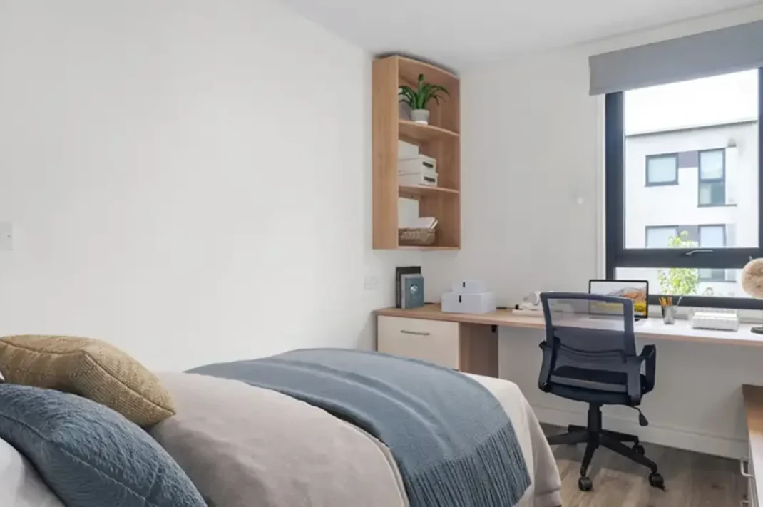 Bronze Ensuite Thumbnail